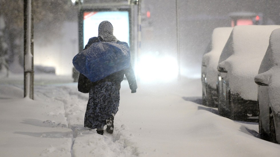 Trots att alla visste om att det skulle snöa så uteblev kommunens snöröjning, menar skribenten.