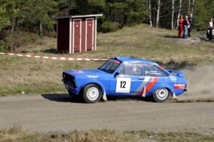 På väg mot segern i deltävling två. Mikael Stark och Mikael Petersson tog en knapp seger i söndagens rallysprint i Valdemarsvik.Foto: Ilkka Ranta