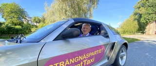 Så försöker politikerna vinna din röst ✓Grillning ✓Prattaxi ✓Valstugor ✓Dörrknackning ✓Godis