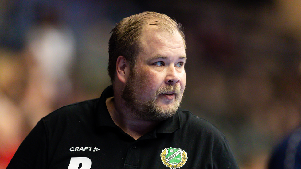 Tränarprofilen Andreas Stockenberg, med bakgrund HK Eskil, har den senaste tiden saknats i Önnereds ledarstab. Nu berättar klubbens sportchef om situationen. 
