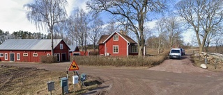 Huset på Tåkerns Kanal Kolsbron 100 i Vadstena sålt för andra gången på kort tid