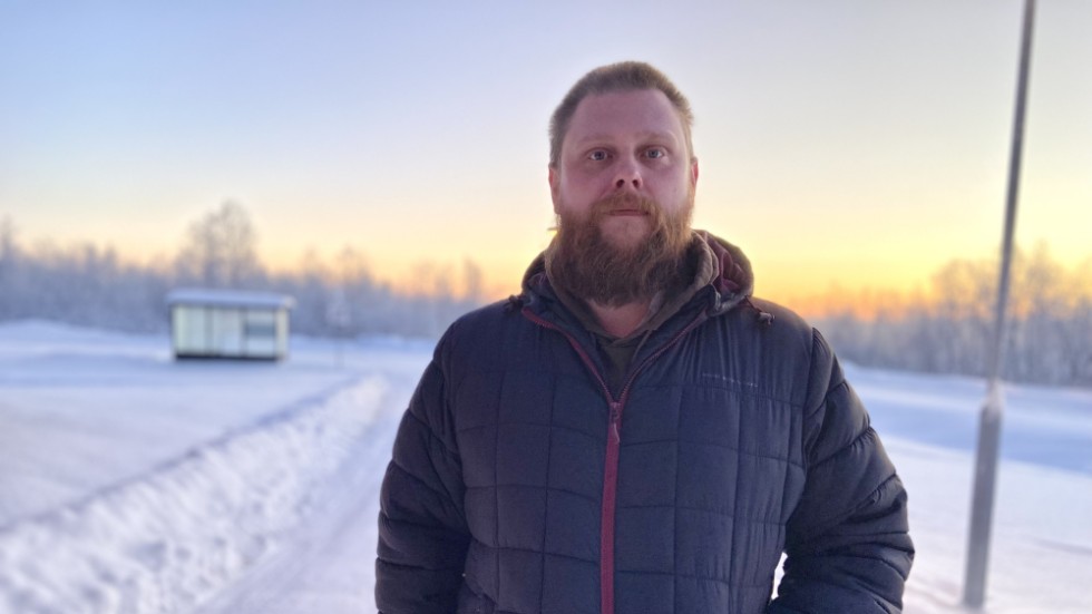 Mikael Falk har sin egen tolkning av de situationer som uppstått i hans arbetsliv under senare tid. 