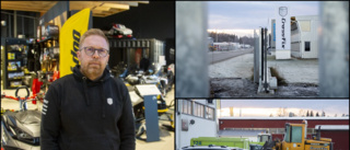 Snöskotrar för miljoner stals med tjuvkopplad traktor: "Använt en pulversläckare i hytten" • Ägaren ger besked till kunderna