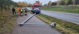 Bilist körde ner stolpe – misstänks för drograttfylleri