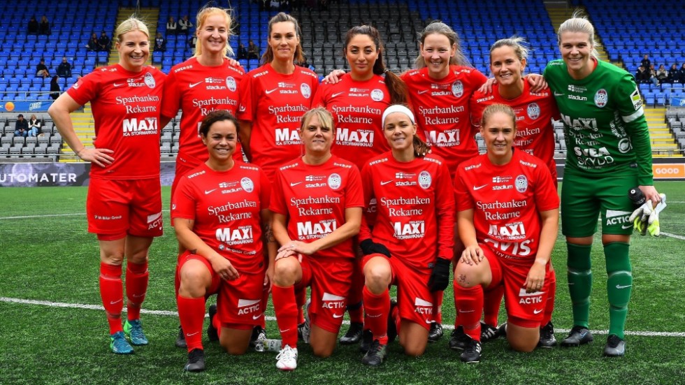 Eskilstuna Uniteds all star-lag: Bakre raden från vänster: Annica Barsley, Elin Wahlström, Therese Harlén (före detta Karlsson), Sandi Haddad Sharro, Frida Siljebråt, Sandra Blomstrand Burridge och Emelie Lundberg, 
Främre raden från vänster: Andrea Ruiz, Ida-Linn Mats, Sara Thunebro och Jenny Johansson.