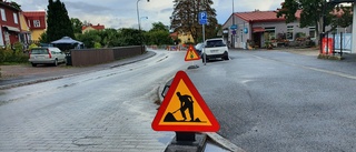 Vägen längs centrum stängs av – stor trafikpåverkan ✓Bilar ✓Bussar ✓Boende