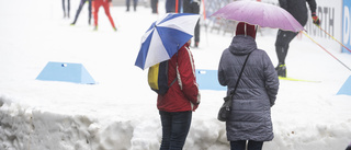 Blöt snö dubbel utmaning i VM: "Går allt tyngre"