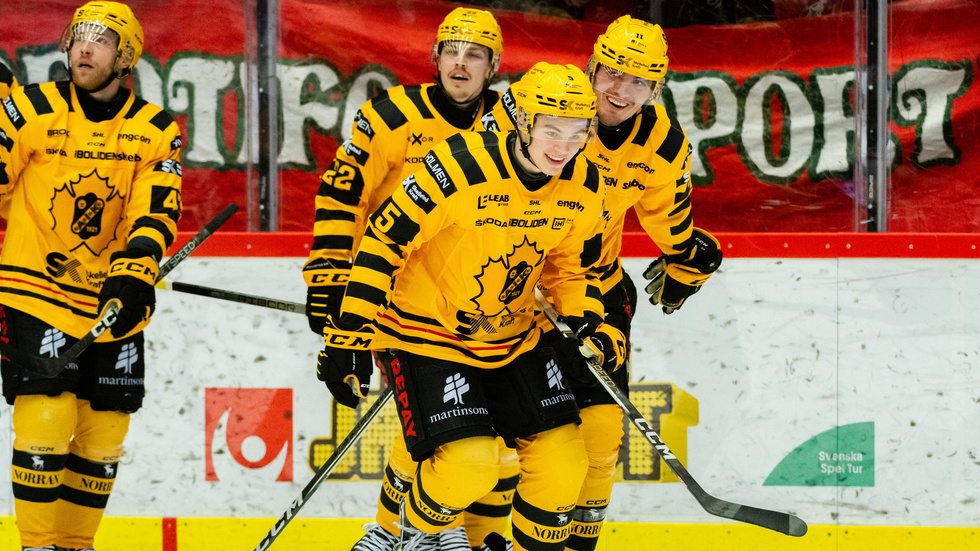 Axel Sandin Pellikka jublar efter första målet på länge.