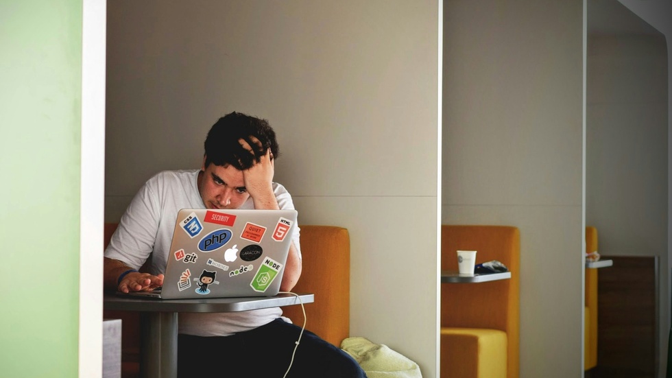 While various Swedish industries, including those in Skellefteå, complain about a talent shortage, readily available and qualified international applicants remain unemployed. 