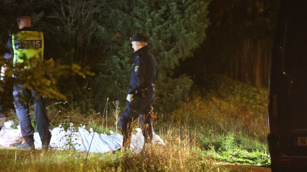 I höstas hittades 231 kilo sprängmedel i en bil och en bostad Björklinge. Nu döms en man och en kvinna för innehavet.