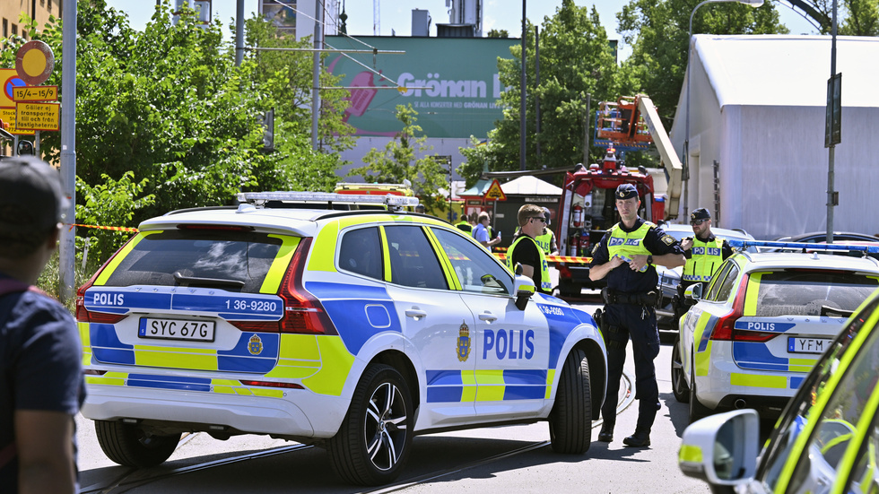 Polis på plats efter olyckan på Gröna Lund förra sommaren.