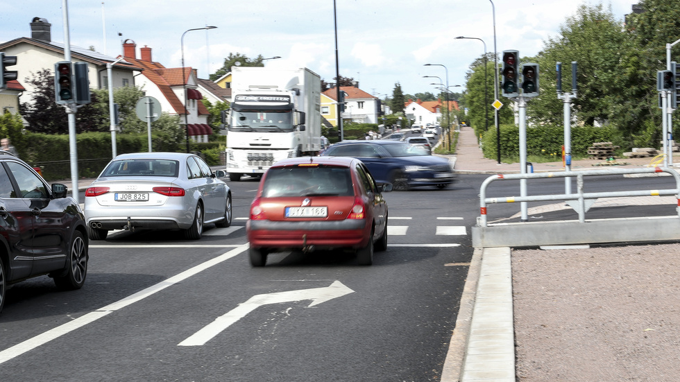 I veckan kommer trafikljusen vid korsningen till Charlottenborgsvägen på Östermalmsgatan vara klara för att tas i bruk. 