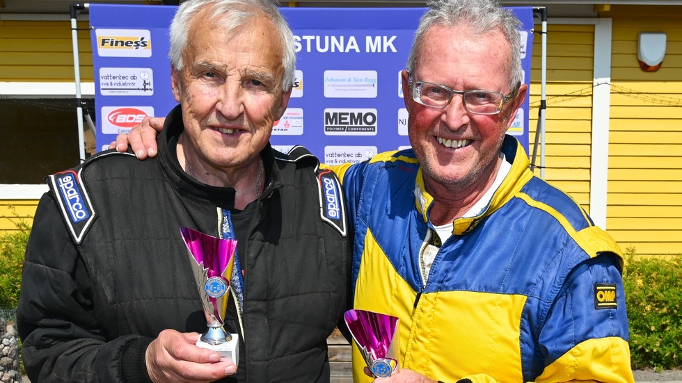 Vinnare bland de klassiska bilarna - hockeyprofilen Curt "Curre" Lundmark, som kartläsare, och den snabbe vännen Ola Axelsson från Västerås vann klassen och kom sjua totalt i sin Volvo 240.