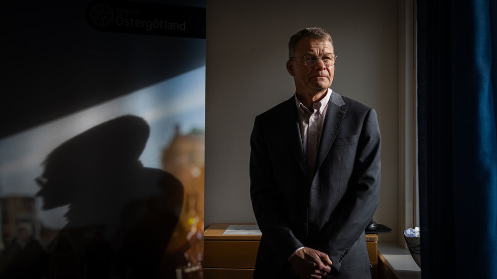 Enligt regiondirektören Mikael Borin är regionens ekonomi i fritt fall. 