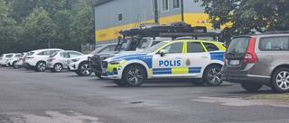 Stor polisinsats nära tidigare utsatt bilfirma