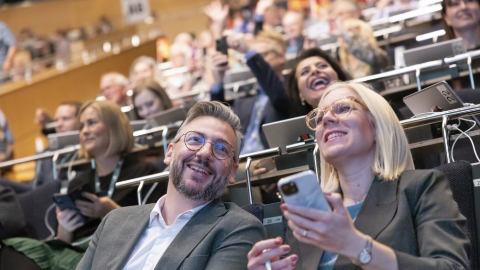 Centerpartiets partiledare Muharrem Demirok och partisekreterare Karin Ernlund har mycket att jobba med och för.