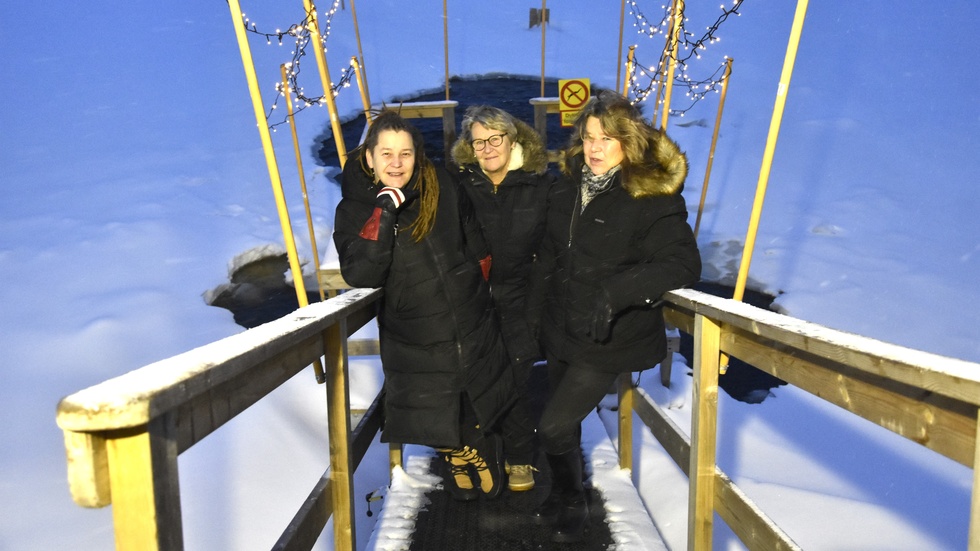 Anna Svelin, Tuula Kankaanranta och Pia Innala säger att de fått ett stort stöd från Haparandaborna när det kommer till vinterbadandet.