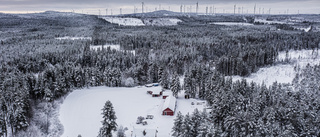 Vinsterna från naturresurserna måste stanna i länet