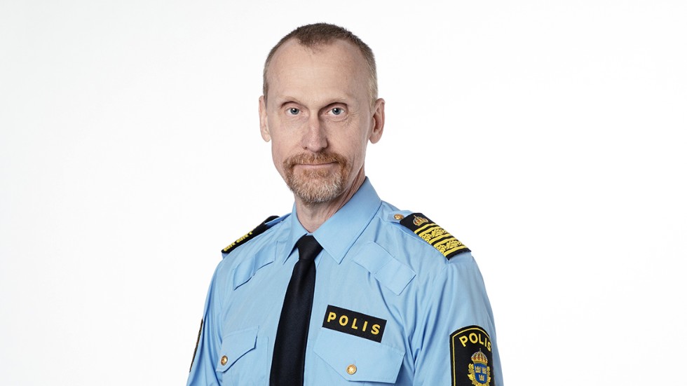 Kenneth Vikström slutar som polisområdeschef Norrbotten. Framöver kommer han att verka inom myndigheten som tillförordnad chef för säkerhetsavdelningen.