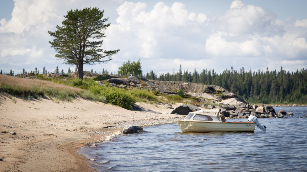 Baksidan av Svarthällan på Stor-Räbben är en av Nils-Johan Larssons favoriter i Piteå skärgård. 