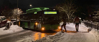 Uppsalabuss fastnade i blixthalkan: "Obehaglig situation"