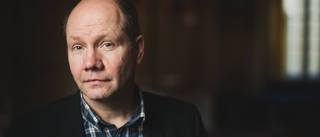 "Peter Englund bör lämna Akademien"