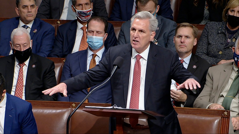 Kevin McCarthy, republikansk minoritetsledare i representanthuset, fotad under sitt maratontal under natten till fredagen.