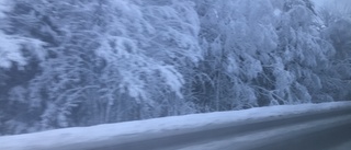 Moddigt väglag och klass 1-varning för snöfall