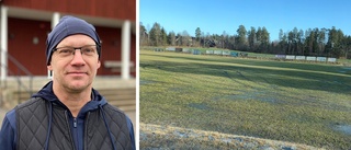 Tråkiga upptäckten: Fotbollsplanen förstörd – av bilar ✓ "Det här beteendet är inte okej!"