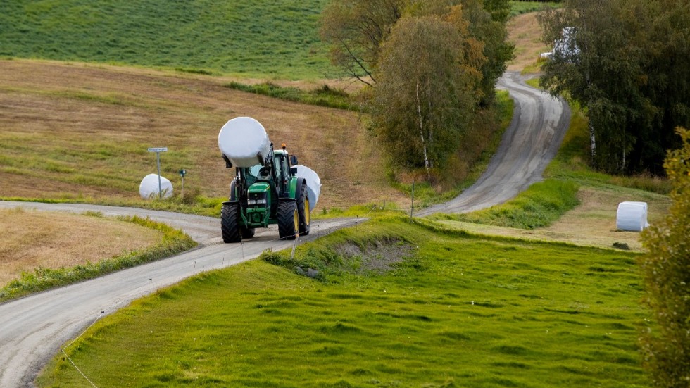 "Lantbrukare behöver transportmedel för att kunna producera livsmedel och skogsråvaror. Företag behöver lastbilar för att kunna leverera sina produkter. Samtidigt är hela vår tillvaro beroende av att vi går mot klimatsmarta och förnybara bränslen."
