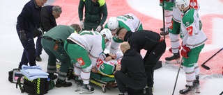 Bengtsson utburen på bår efter otäck kollision i CHL-semifinal