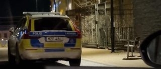 Polisen utreder uppgifter om höga smällar i centrala Norrköping