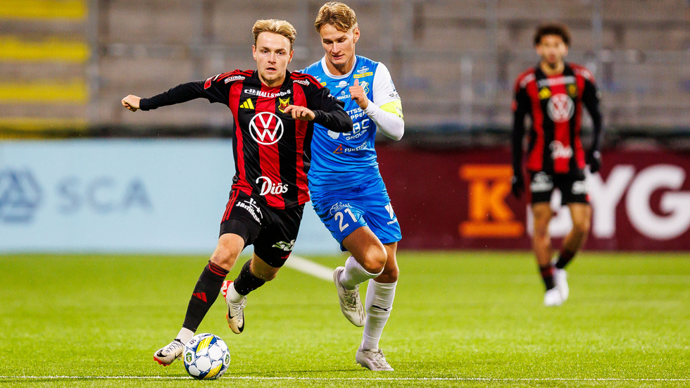 Piteåsonen Simon Marklund kan göra sina sista matcher för Östersunds FK i Superettan. Klubben riskerar konkurs. (Arkivbild)