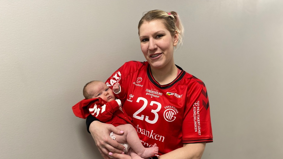 Moa Hjalmarsson tillsammans med dottern Nelli. Vem vet, kanske ser vi även henne i Guifs tröjor i framtiden, precis som sin mamma.