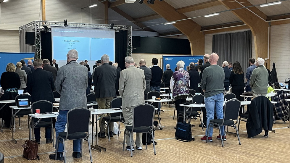Två tysta minuter inledde fullmäktigemötet.