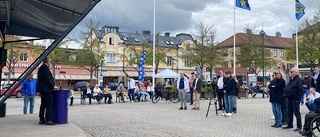 Mångfärgat avstamp i valrörelsen på Stora torget