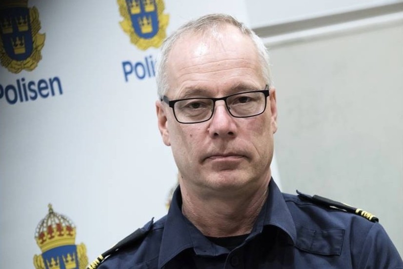 Robert Loeffel, presstalesman hos polisen, säger att man just nu avvaktar och hoppas på att få in ny information om händelsen.