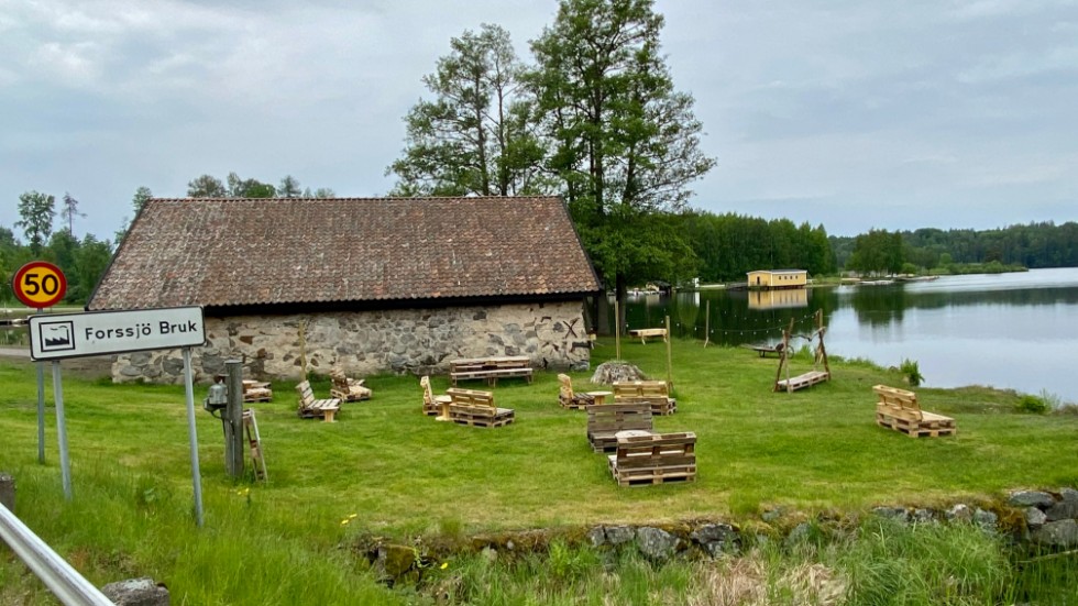 Så här trivsamt såg det ut på Bruksholmen för två år sedan. De fyra företagarna som i höstas tog över verksamheterna i Forssjö får nu sätta sin prägel på dem.