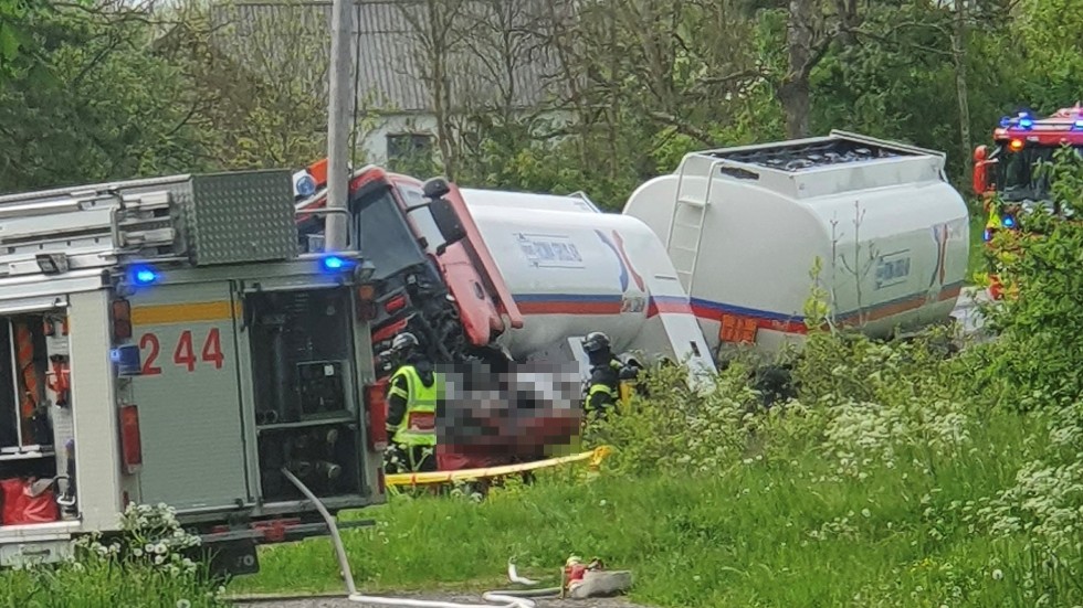 En kvinna i 50-årsåldern omkom vid trafikolyckan i Bäl.