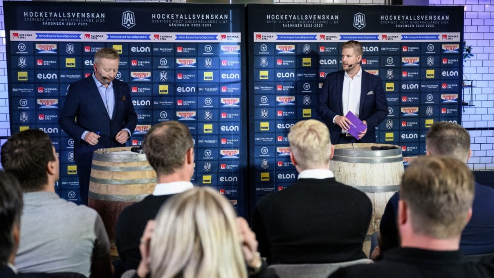 Fredrik Söderström (vänster) ledde upptakten ihop med programledaren Lars Lindberg.