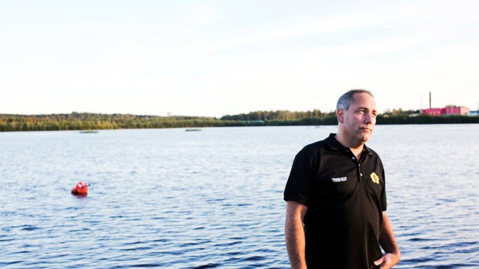 Lars Johansson känner ingen stress trots att konkurrenten Luleå öser in värvningar. (Arkivbild).