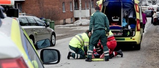 Tioårig flicka påkörd av bil