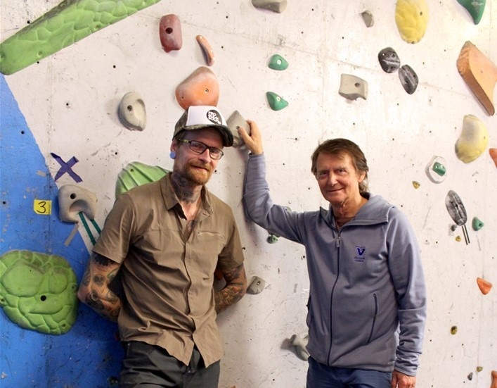 Stefan Rasmussen och Jim Wasmuth från Västerviks Climbing finns på plats under Outdoormässan. Foto: Lena Dahlberg