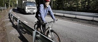 Räcke tvingar ut cyklister på vägen