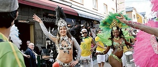 Brasiliansk karneval på Platensgatan