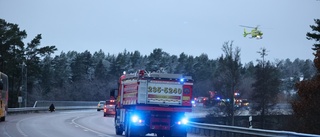 Två barn till sjukhus efter krock med buss