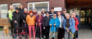 Pensionärer promenerar i Kiruna