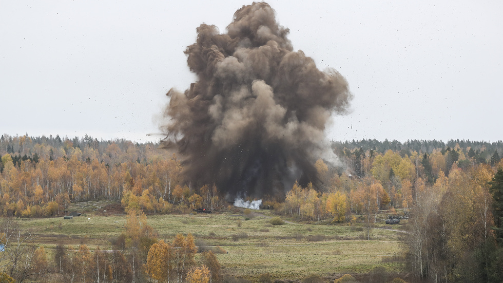 Vänsterpartiet oroas över att kommunstyrelsen i Motala inte hade några synpunkter på det avtal som, enligt (V), betyder att amerikanska trupper och vapen kan hamna vid Markstridsskolan i Kvarn.