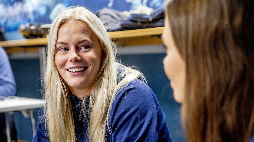 Nina Koppang och Olivia Mellegård är två av de som kommer att spela VM för Sverige.