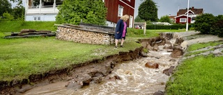 Drabbade står kvar med skador efter ovädret